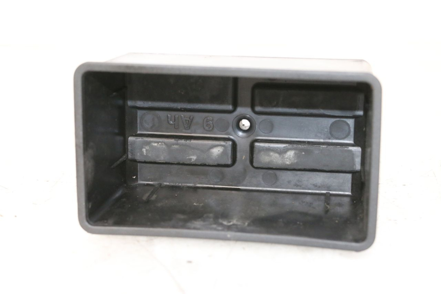 photo de BATTERY TRAY PIAGGIO VESPA S 2T 50 (2007 - 2014)
