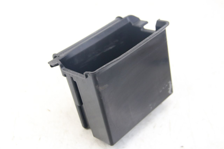 photo de BATTERY TRAY PIAGGIO VESPA SPRINT 2T 50 (2014 - 2018)
