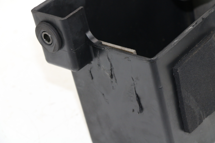 photo de BATTERY BOX YAMAHA FZX FAZER 750 (1987 - 1998)