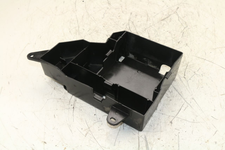 photo de BATTERY BOX YAMAHA YBR 125 (2004 - 2006)