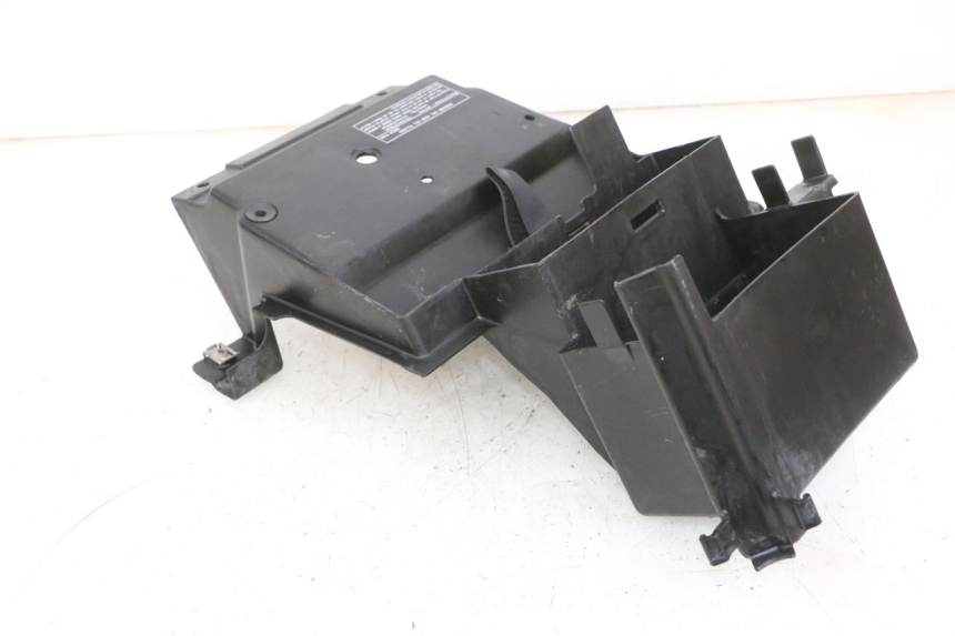 photo de BATTERY BOX KAWASAKI ZR 7 750 (1999 - 2001) - Alternative perspective
