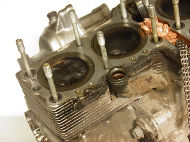 photo de CRANKCASE SUZUKI GSF N BANDIT 600 (1996 - 1999)
