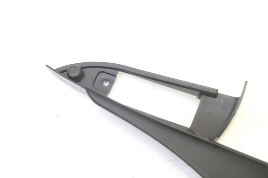 photo de REAR RIGHT BELLY PANEL PIAGGIO MP3 HPE 310 (2024 - 2025)