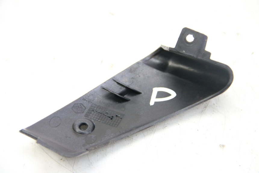 photo de RIGHT REAR LOWER FAIRING PIAGGIO VESPA GRANTURISMO 125 (2003 - 2007)