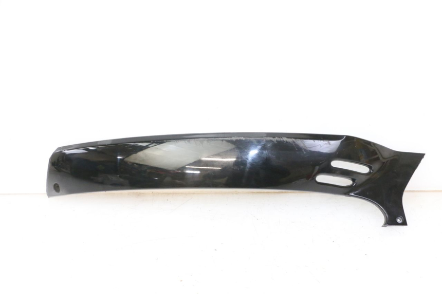 photo de REAR RIGHT BELLY PANEL PIAGGIO VESPA GRANTURISMO 200 (2004 - 2005)