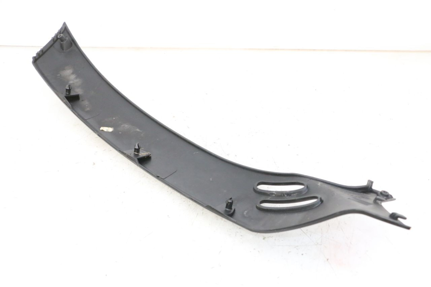 photo de REAR RIGHT BELLY PANEL PIAGGIO VESPA GRANTURISMO 200 (2004 - 2005)