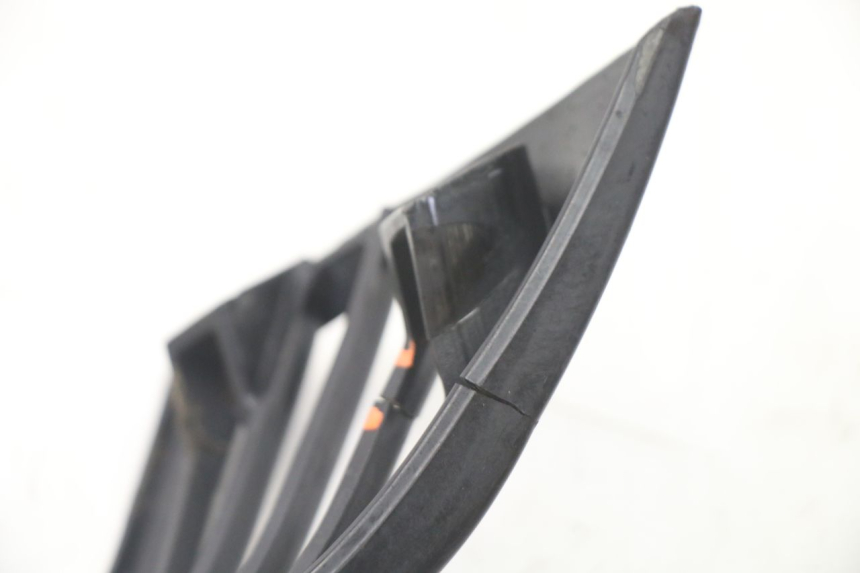 photo de RIGHT REAR LOWER FAIRING PIAGGIO VESPA LX 2T 50 (2005 - 2013)