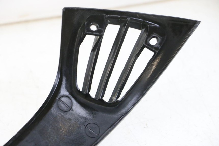 photo de RIGHT REAR LOWER FAIRING PIAGGIO VESPA S 2T 50 (2007 - 2014)