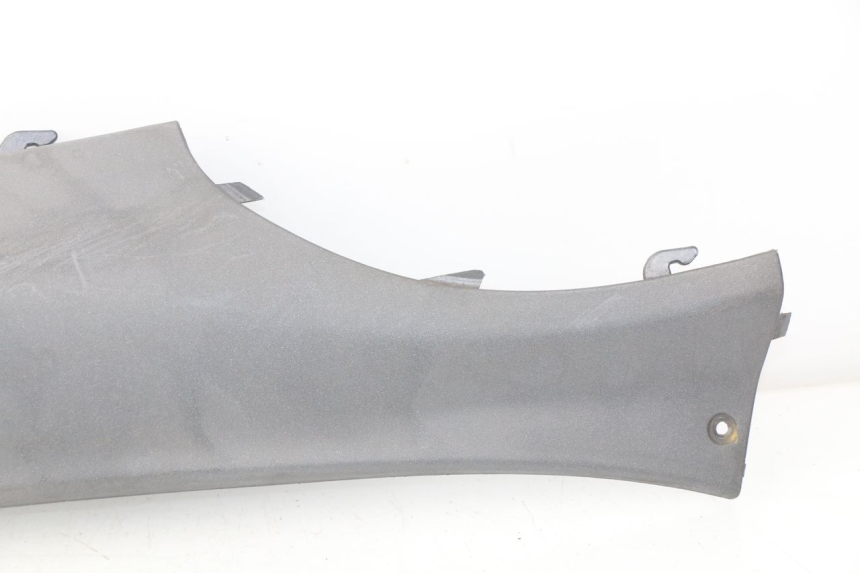 photo de RIGHT REAR LOWER FAIRING PIAGGIO X9 125 (2000 - 2003)