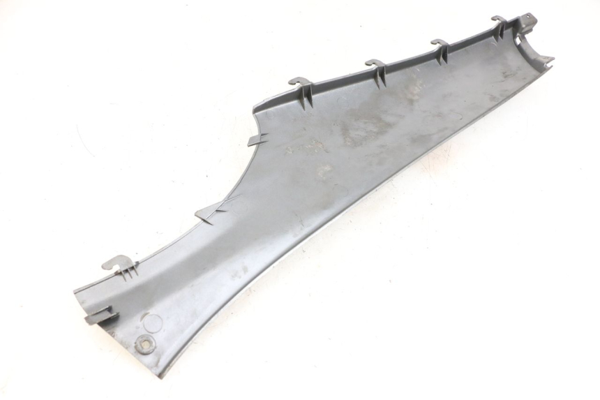 photo de RIGHT REAR LOWER FAIRING PIAGGIO X9 125 (2000 - 2003)