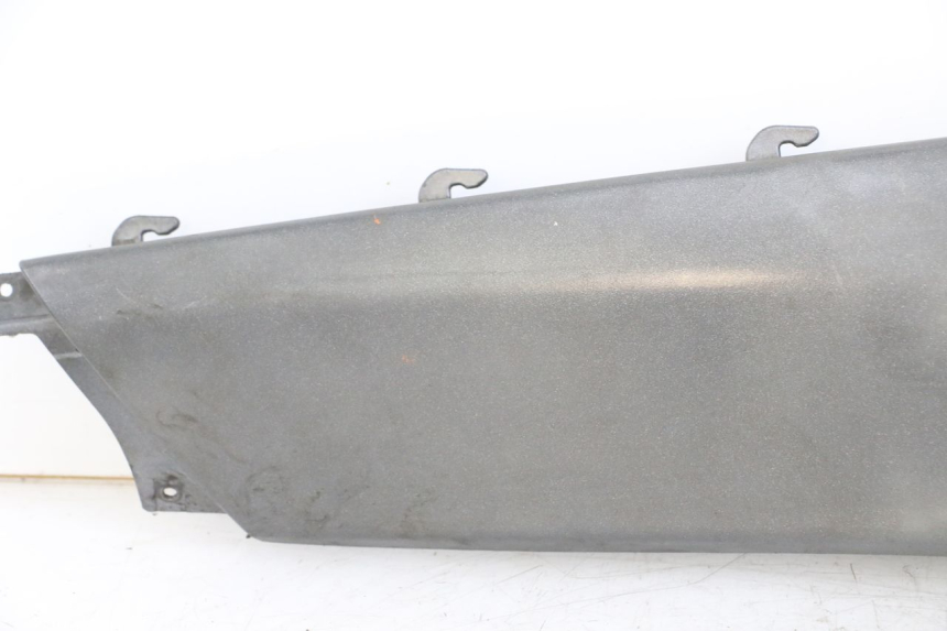 photo de RIGHT REAR LOWER FAIRING PIAGGIO X9 125 (2000 - 2003)