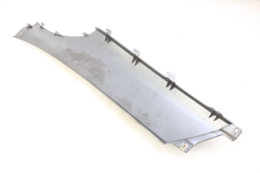 photo de RIGHT REAR LOWER FAIRING PIAGGIO X9 EVOLUTION 125 (2003 - 2007)