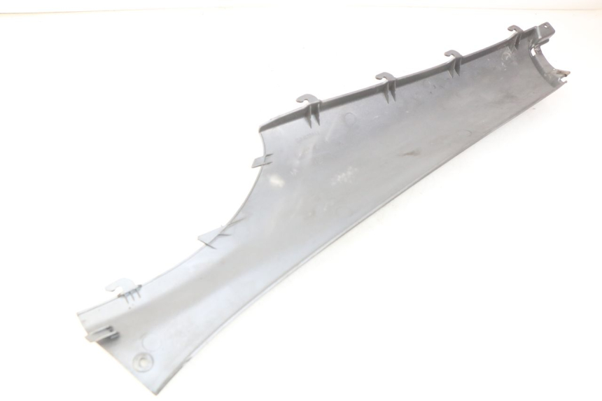 photo de RIGHT REAR LOWER FAIRING PIAGGIO X9 EVOLUTION 125 (2003 - 2007)