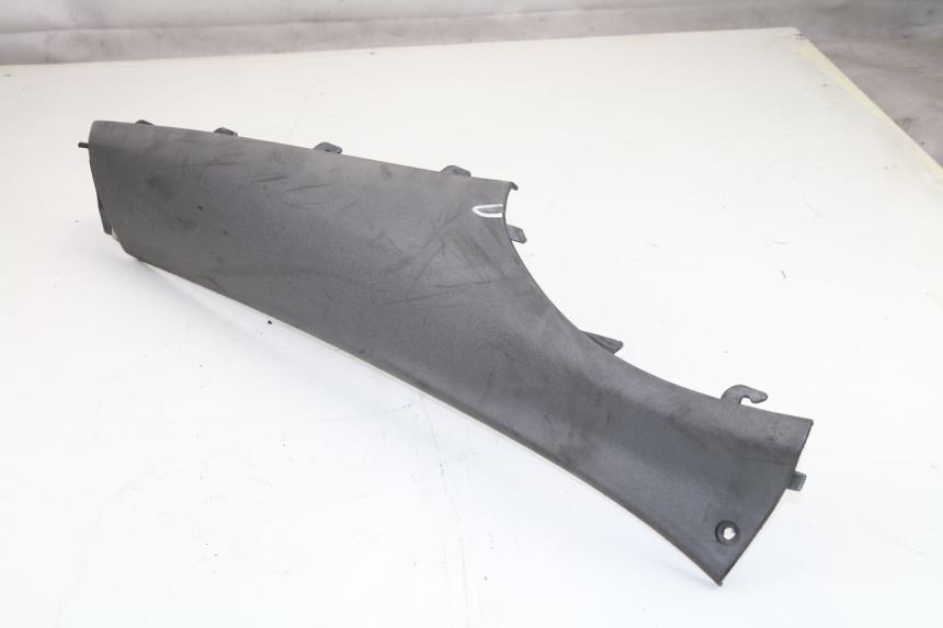 photo de RIGHT REAR LOWER FAIRING PIAGGIO X9 EVOLUTION 125 (2003 - 2007)