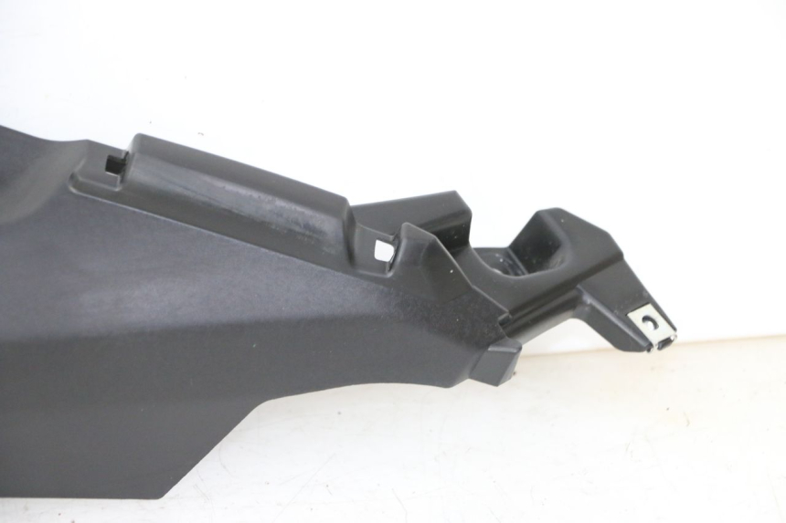 photo de REAR RIGHT BELLY PANEL YAMAHA XMAX X-MAX 125 (2021 - 2025)