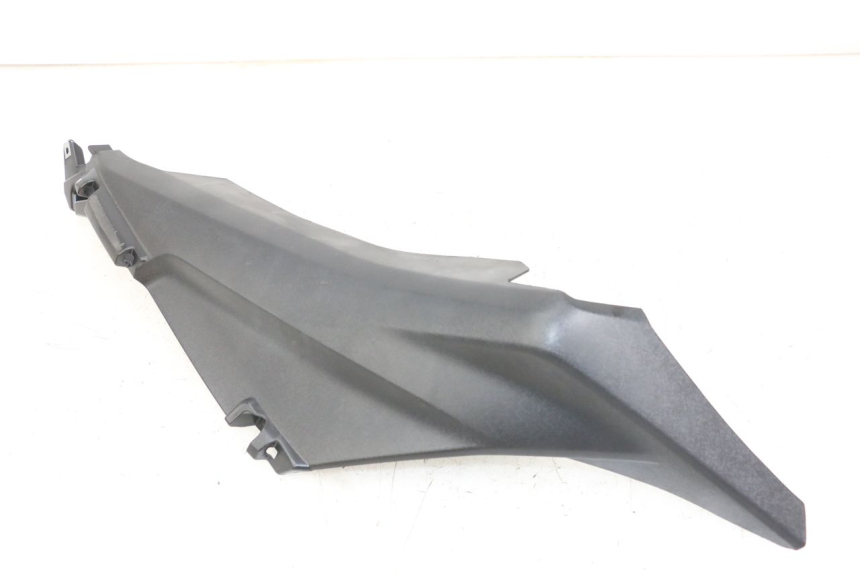 photo de RIGHT REAR LOWER FAIRING YAMAHA XMAX X-MAX ABS 125 (2017 - 2020)