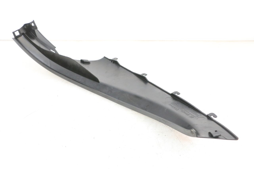 photo de REAR LEFT BELLY PANEL PIAGGIO MP3 RL 250 (2006 - 2010) - Surface and material condition