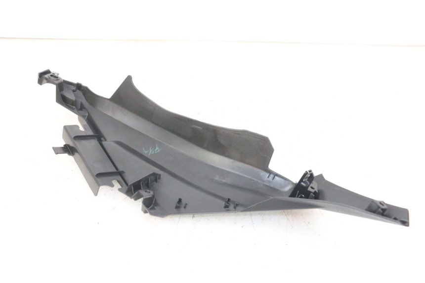 photo de LEFT REAR LOWER BODY PANEL YAMAHA XMAX X-MAX ABS 125 (2017 - 2020)