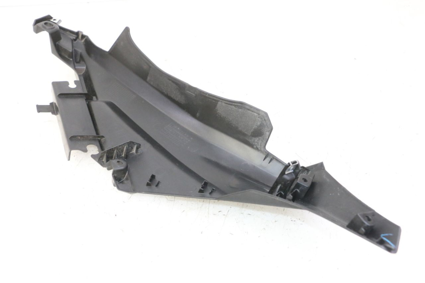photo de REAR LEFT BELLY PANEL YAMAHA XMAX X-MAX 125 (2021 - 2025)