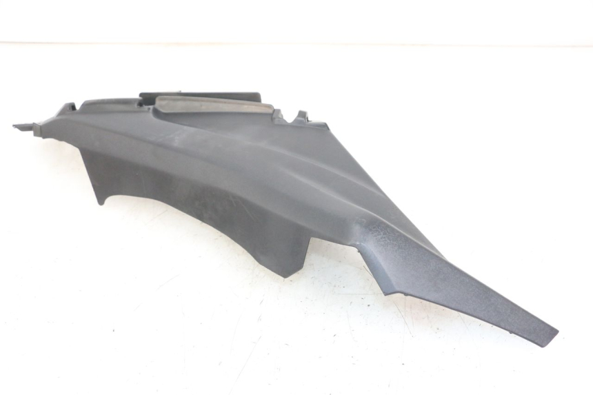 photo de LEFT REAR LOWER BODY PANEL YAMAHA XMAX X-MAX ABS 125 (2017 - 2020)