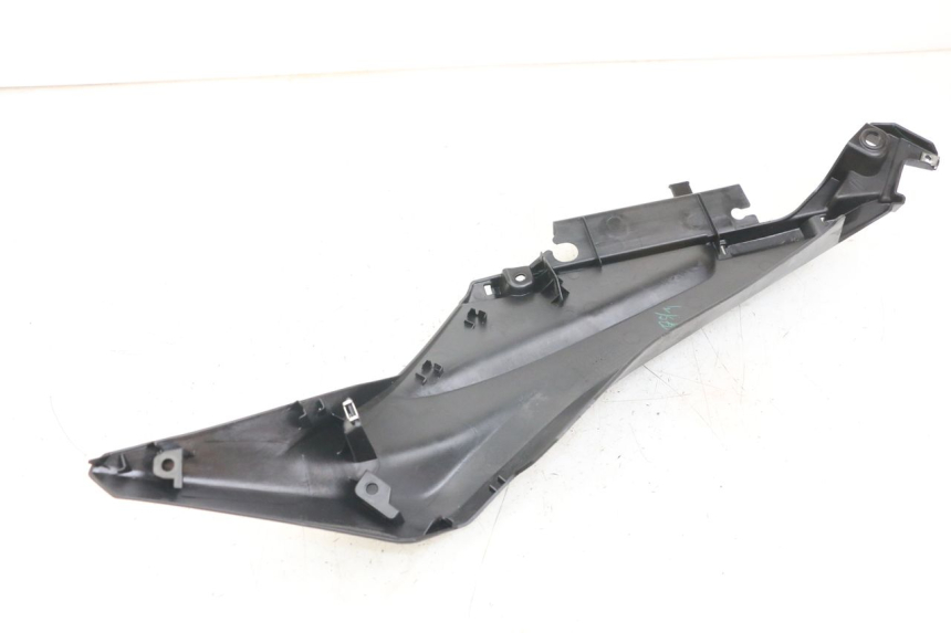 photo de LEFT REAR LOWER BODY PANEL YAMAHA XMAX X-MAX ABS 125 (2017 - 2020)