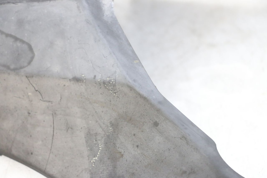 photo de LOWER BODY SHELL SUZUKI BURGMAN 125 (2007 - 2014) - Technical close-up