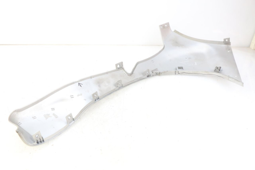 photo de RIGHT LOWER SIDE PANEL BMW C1 125 (2000 - 2003)