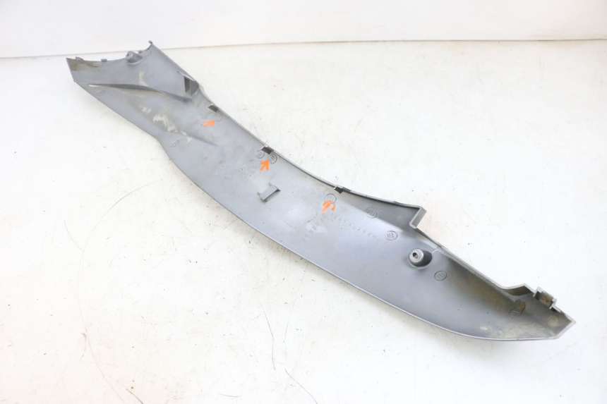 photo de RIGHT BELLY PANEL SYM GTS EVO 125 (2009 - 2013) - Technical close-up