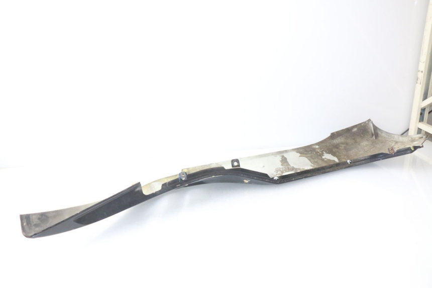 photo de RIGHT LOWER SIDE PANEL JONWAY AZTRAL 125 (2008 - 2017)