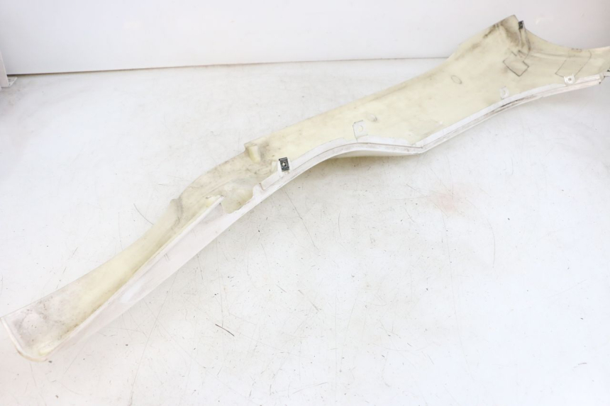 photo de RIGHT LOWER SIDE PANEL JONWAY AZTRAL 125 (2008 - 2017)