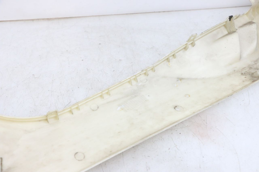 photo de RIGHT LOWER SIDE PANEL JONWAY AZTRAL 125 (2008 - 2017)