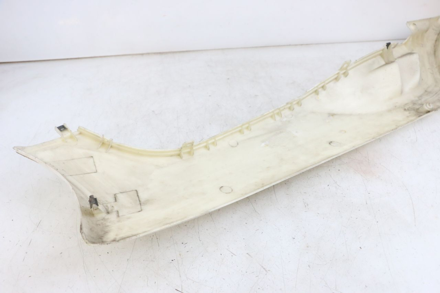 photo de RIGHT LOWER SIDE PANEL JONWAY AZTRAL 125 (2008 - 2017)