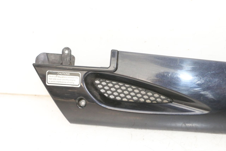 photo de RIGHT LOWER SIDE PANEL KYMCO LIKE 125 (2009 - 2016) - Distinctive features