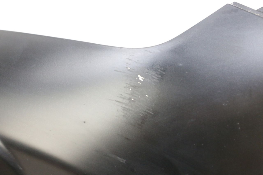 photo de RIGHT BELLY PANEL PIAGGIO MP3 HPE 350 (2018 - 2020) - Surface and material condition