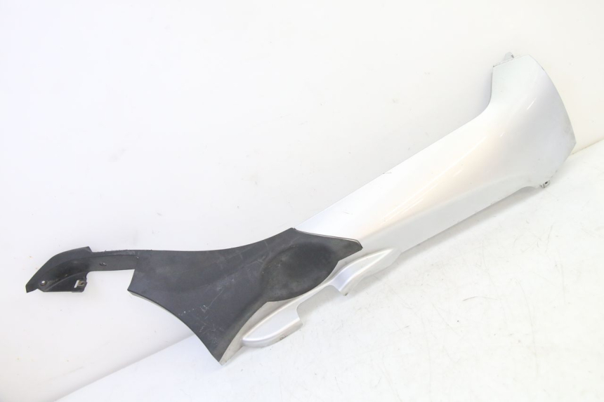photo de RIGHT LOWER SIDE PANEL PIAGGIO MP3 500 (2014 - 2016)