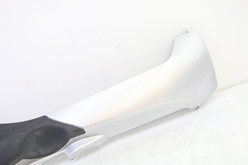 photo de RIGHT LOWER SIDE PANEL PIAGGIO MP3 500 (2014 - 2016)
