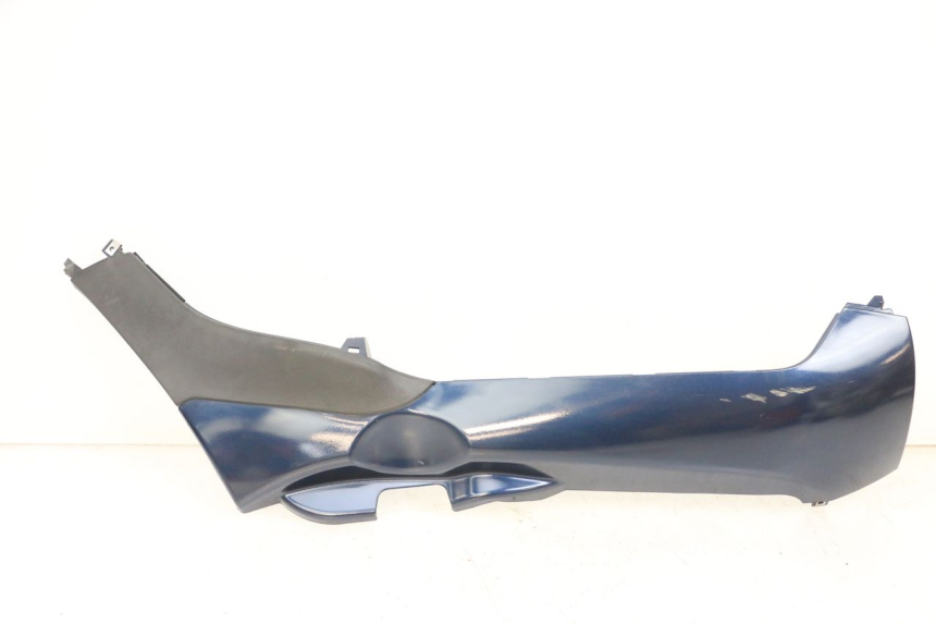 photo de RIGHT BELLY PANEL PIAGGIO MP3 RL 250 (2007 - 2010) - Distinctive features