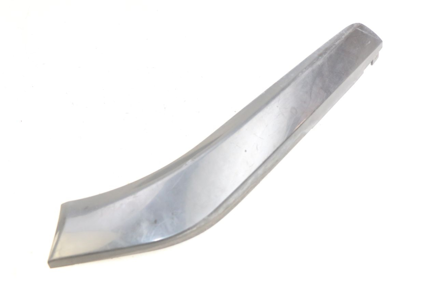 photo de RIGHT LOWER SIDE PANEL PIAGGIO BEVERLY 125 (2010 - 2015)