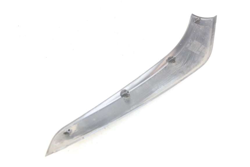 photo de RIGHT LOWER SIDE PANEL PIAGGIO BEVERLY 125 (2010 - 2015)