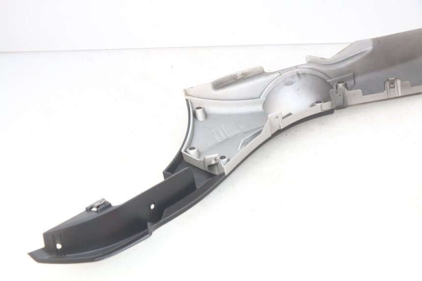 photo de RIGHT LOWER SIDE PANEL PIAGGIO MP3 500 (2014 - 2016)