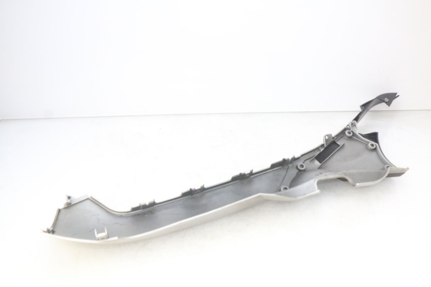 photo de RIGHT LOWER SIDE PANEL PIAGGIO MP3 500 (2014 - 2016)
