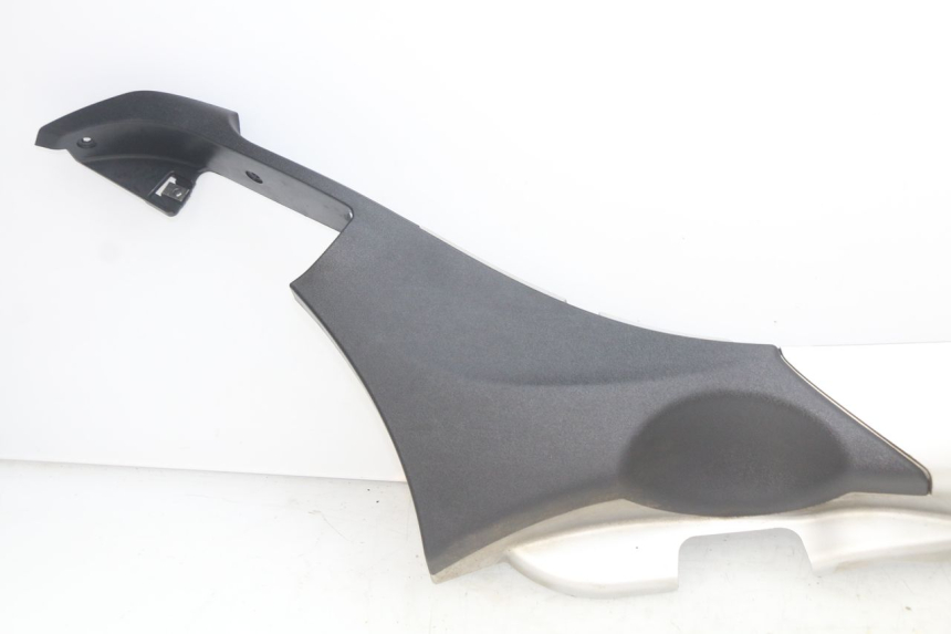 photo de RIGHT LOWER SIDE PANEL PIAGGIO MP3 500 (2014 - 2016)