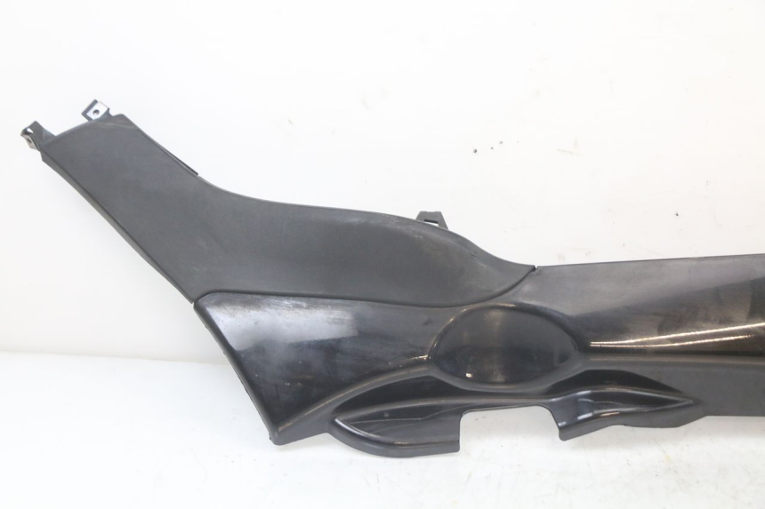 photo de RIGHT LOWER SIDE PANEL PIAGGIO MP3 LT 400 (2007 - 2012)