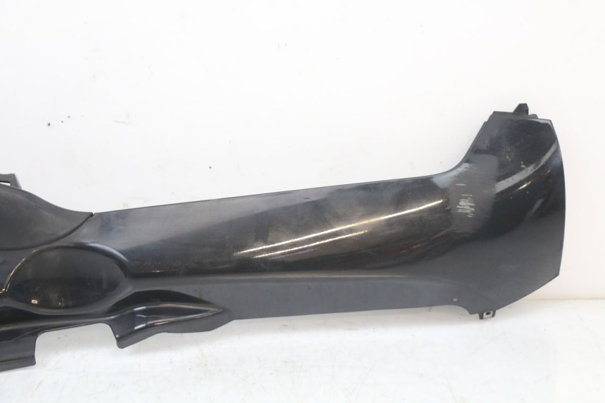 photo de RIGHT LOWER SIDE PANEL PIAGGIO MP3 LT 400 (2007 - 2012)