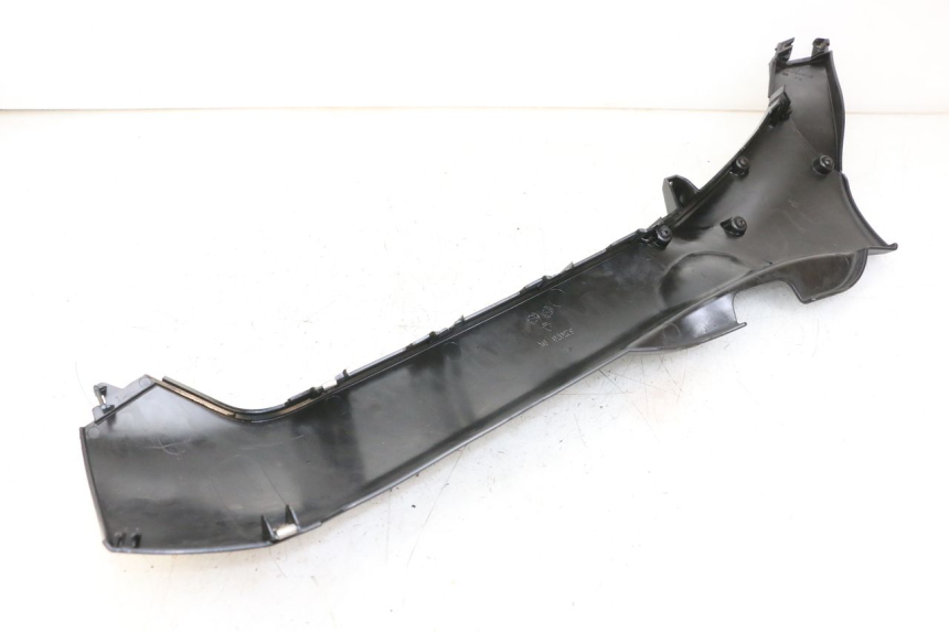 photo de RIGHT LOWER SIDE PANEL PIAGGIO MP3 LT 400 (2007 - 2012)