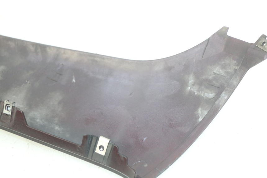 photo de RIGHT LOWER SIDE PANEL PIAGGIO X8 125 (2004 - 2007)