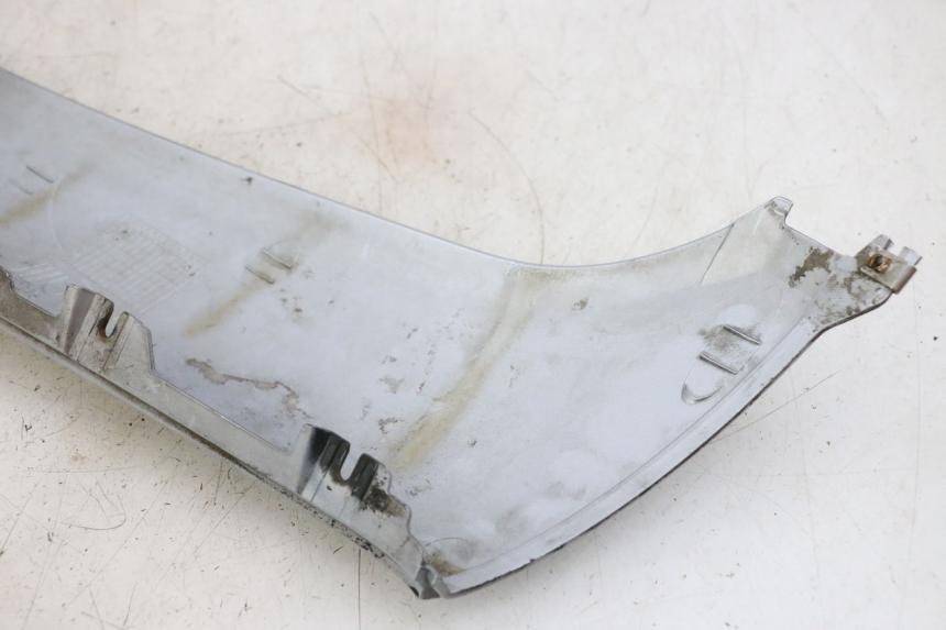 photo de RIGHT LOWER SIDE PANEL PIAGGIO X8 125 (2004 - 2007)