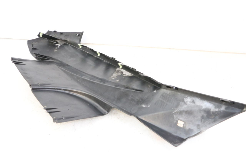 photo de RIGHT BELLY PANEL PEUGEOT SATELIS 125 (2013 - 2018)