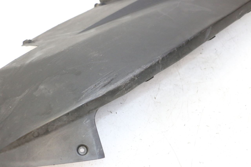 photo de RIGHT LOWER SIDE PANEL PEUGEOT SATELIS 125 (2006 - 2009)