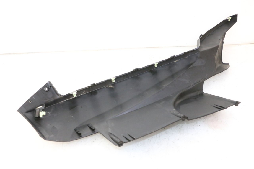 photo de RIGHT LOWER SIDE PANEL PEUGEOT SATELIS 125 (2006 - 2009)